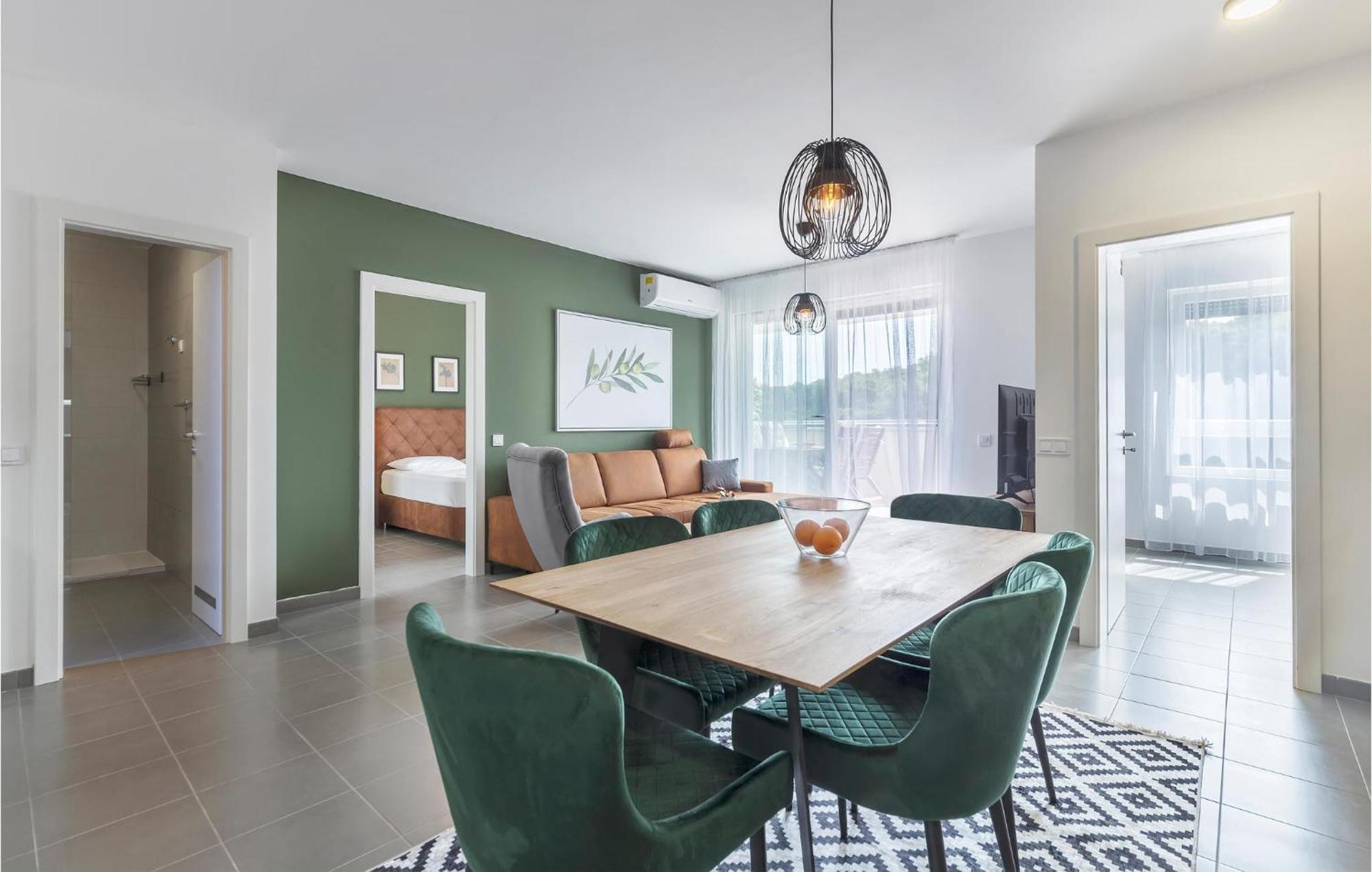 Amazing Apartment In Premantura With Kitchen Exteriör bild