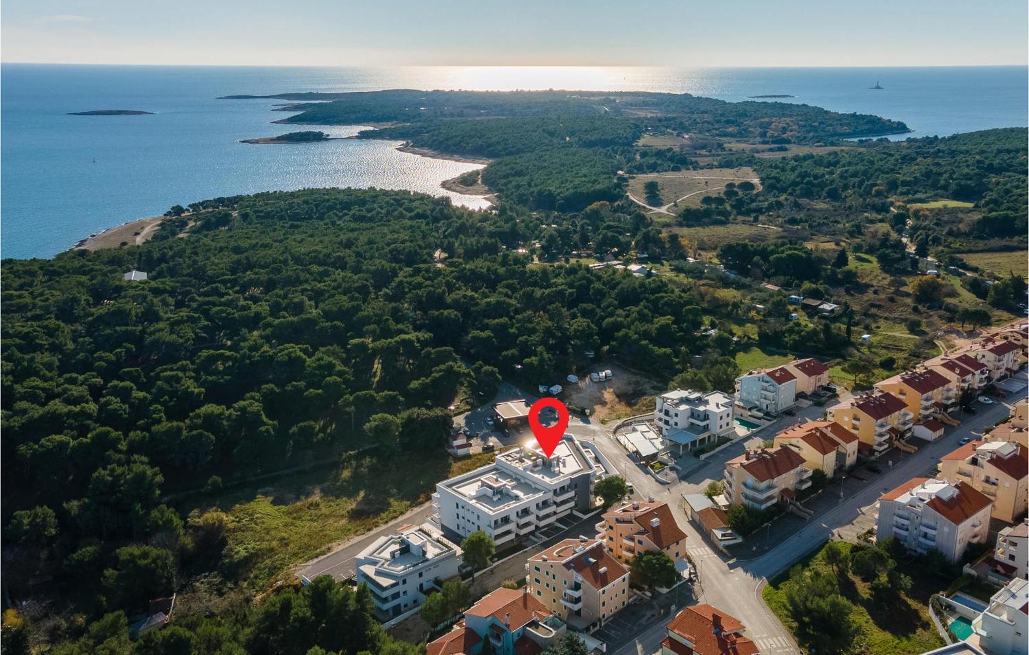 Amazing Apartment In Premantura With Kitchen Exteriör bild